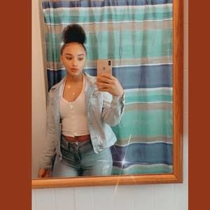 Meet your Posher, Aysia